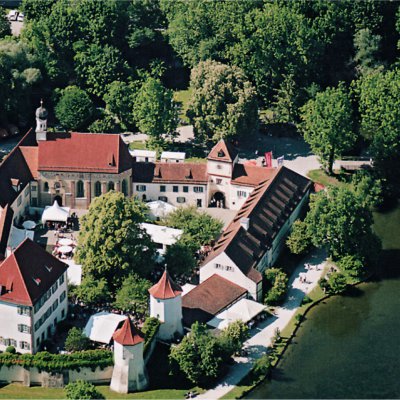 Wasserschloss Blutenburg mit Schlossweiher